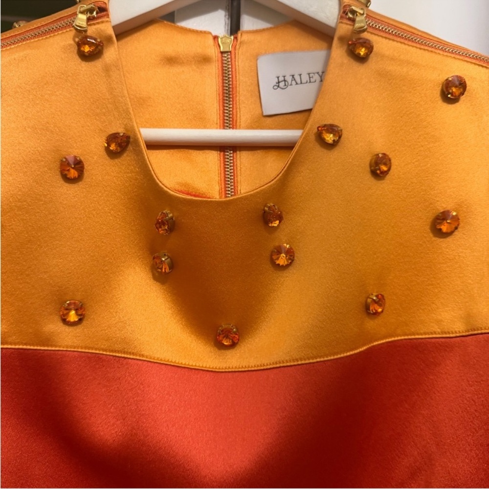 Orange and Red Sleeveless Dress - Picture 3 of 6